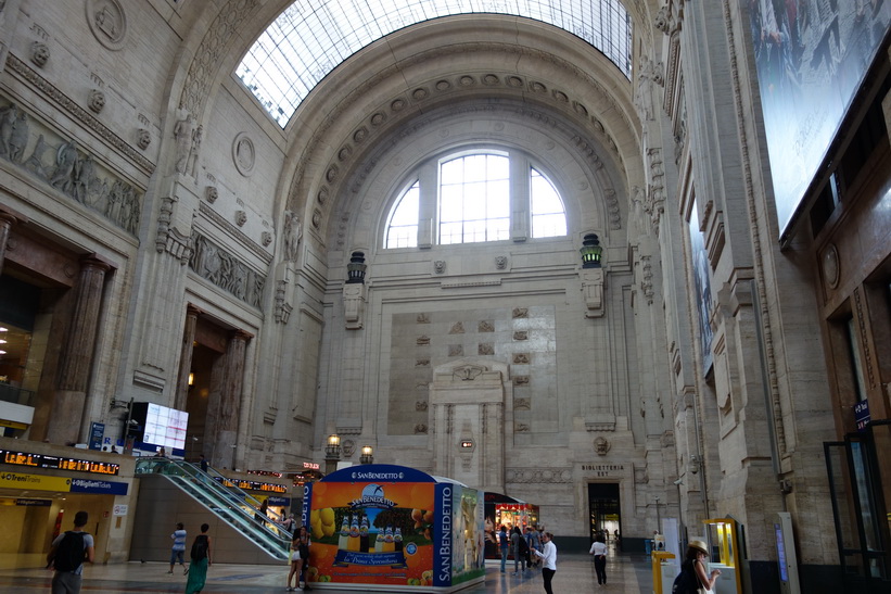 Den fantastiska centralstationen i Milano.