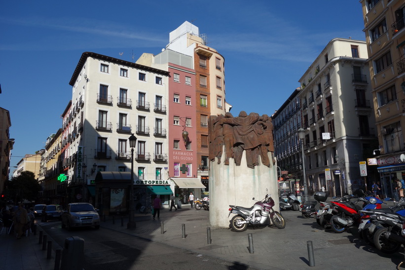 Monumento a los Abogados de Atocha, Plazuela de Antón Martín, Madrid.