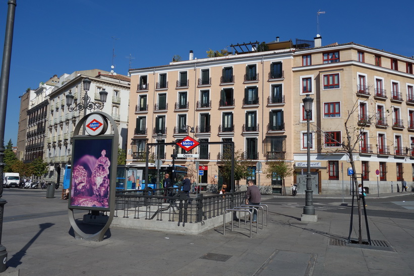 Plaza de Isabel II, Madrid.