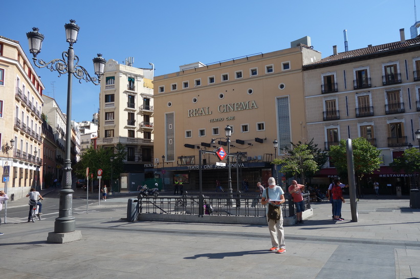 Plaza de Isabel II, Madrid.