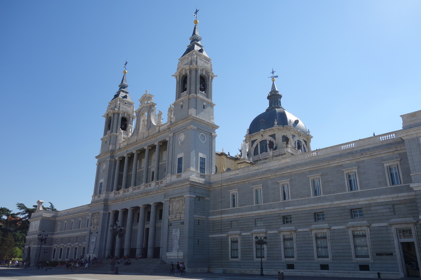 Catedral de Santa María la Real de la Almudena, Madrid.