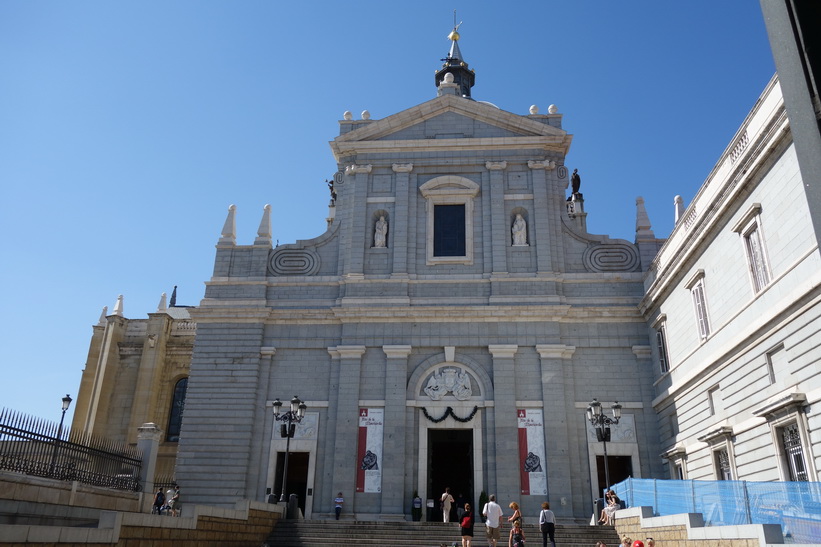 Catedral de Santa María la Real de la Almudena, Madrid.