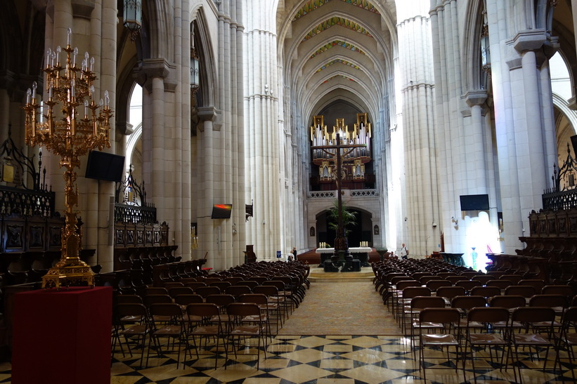 Catedral de Santa María la Real de la Almudena, Madrid.