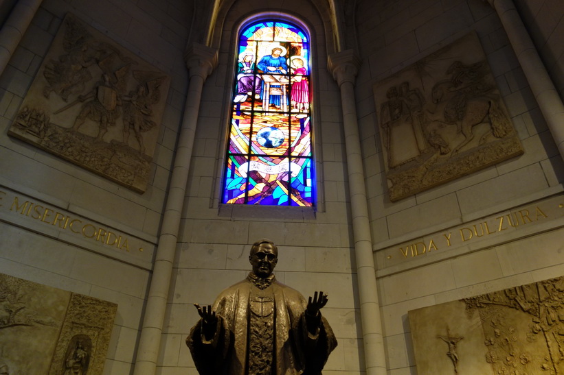 Catedral de Santa María la Real de la Almudena, Madrid.