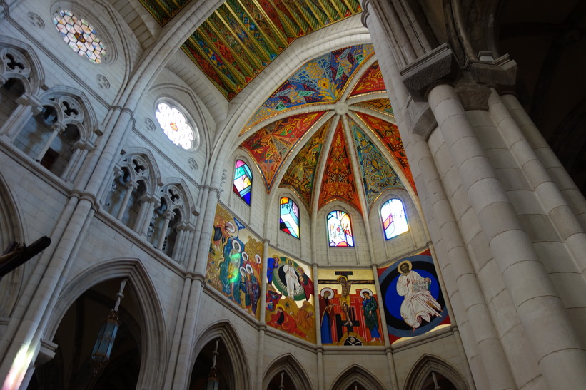 Catedral de Santa María la Real de la Almudena, Madrid.