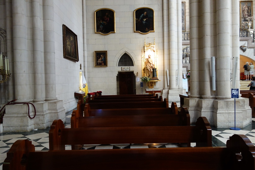 Catedral de Santa María la Real de la Almudena, Madrid.