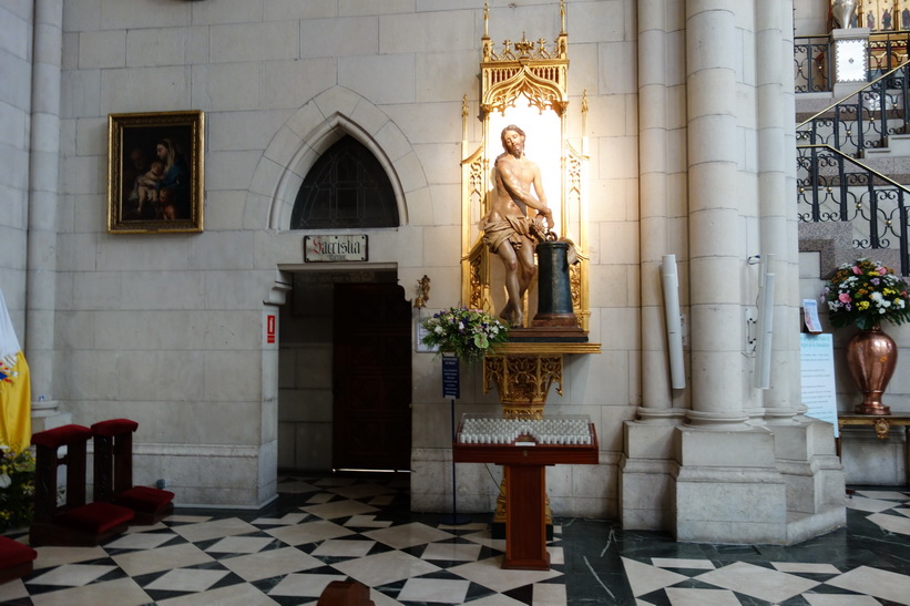 Catedral de Santa María la Real de la Almudena, Madrid.