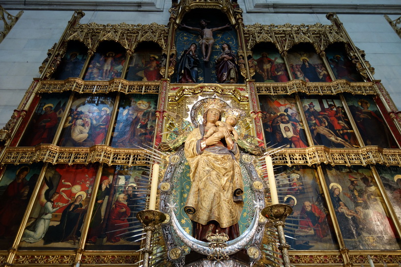 Catedral de Santa María la Real de la Almudena, Madrid.