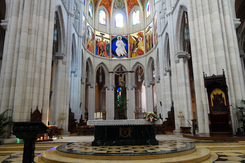 Catedral de Santa María la Real de la Almudena, Madrid.