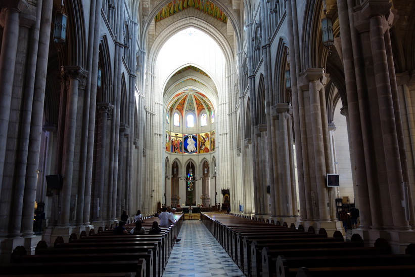 Catedral de Santa María la Real de la Almudena, Madrid.