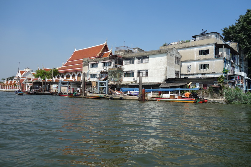 Här sitter jag i min båttaxi och vi lämnar precis Khlong Toey-piren, Bangkok.