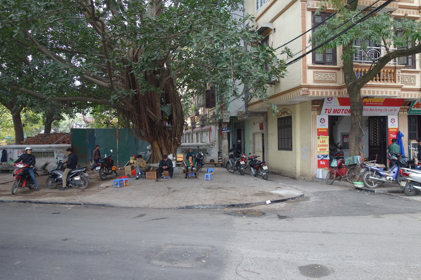 Gatuscen i centrala Hanoi.