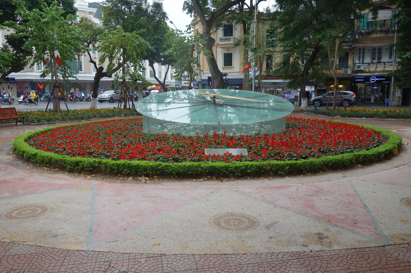 Parken på den södra sidan av Hoan Kiem-sjön, Hanoi.