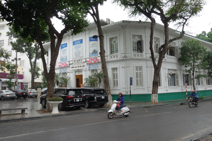 Arkitekturen vid Hoan Kiem-sjön, Hanoi.