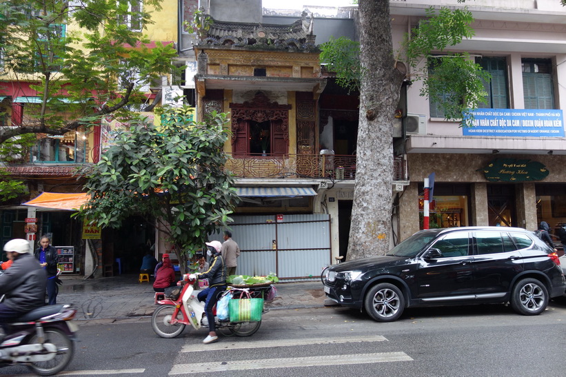 Gatuscen i centrala Hanoi.