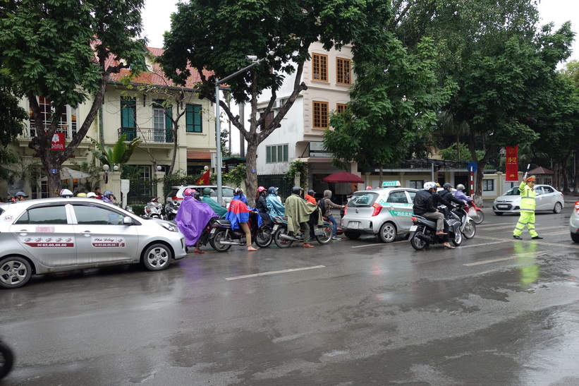 Gatuscen i centrala Hanoi.