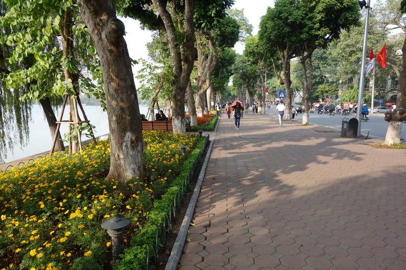 Promenaden runt Hoan Kiem-sjön, Hanoi.
