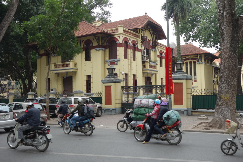 Gatuscen i centrala Hanoi.