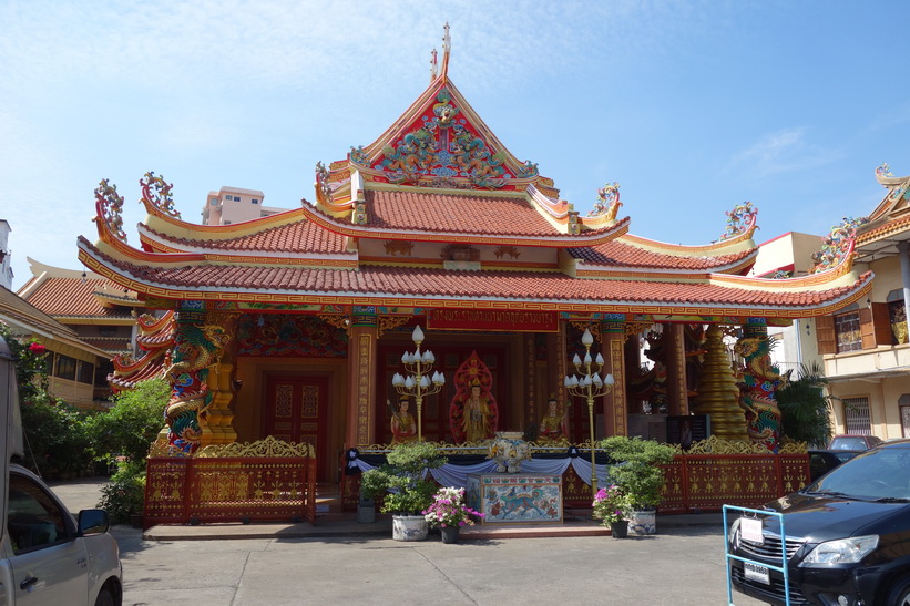 Litet tempel vid Charoen Krung road, Bangkok.