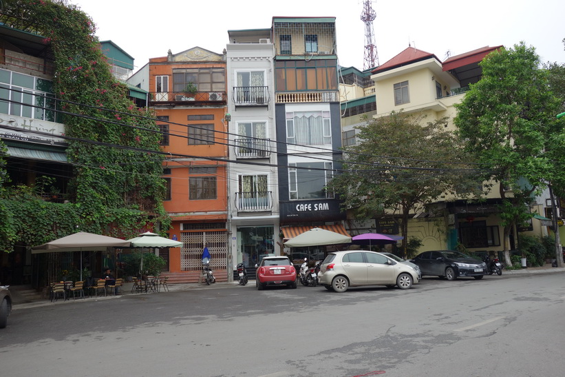 Gatan Trấn Vũ vid TTrúc Bạch-sjön, Hanoi.