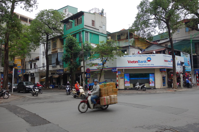 Gatuscen i centrala Hanoi.