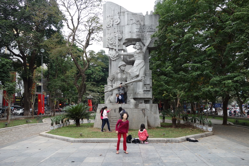 Monument till minne av kommunistrevolutionen i norra Vietnam år 1946, Hanoi.