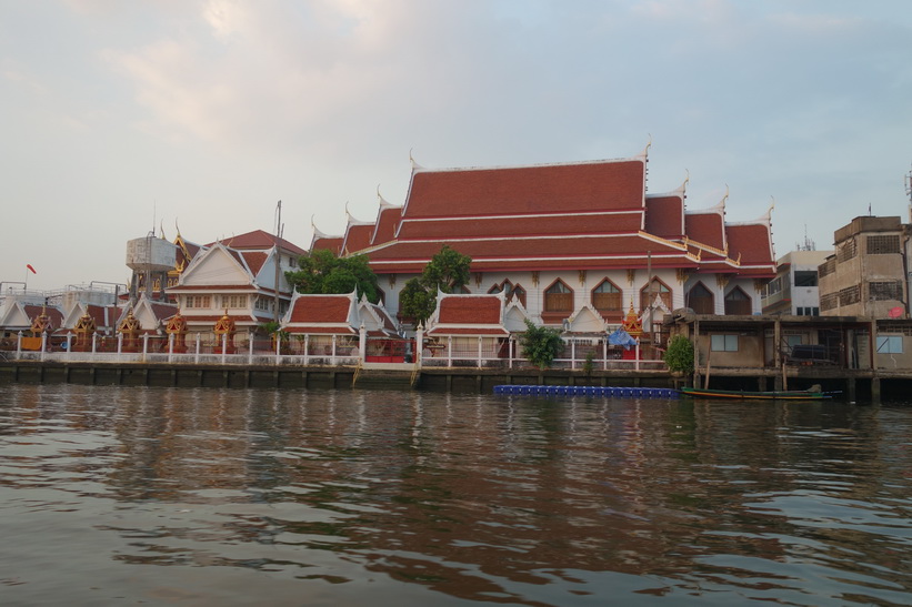 På väg tillbaka till Khlong Toey-piren, Bangkok.