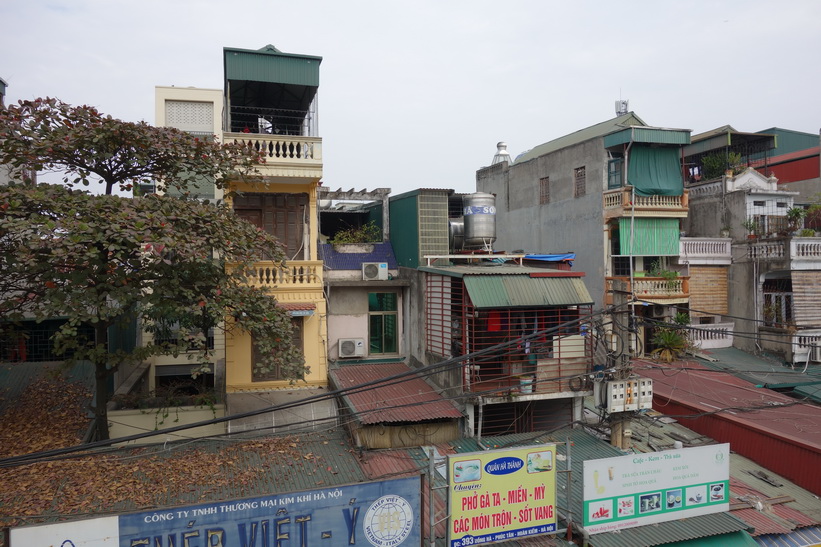 Ett bra exempel på de smala fasader som eftersträvas för att få lägre fastighetsskatt, Hanoi.