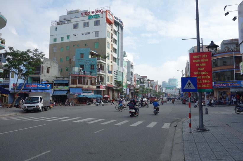 Gatuscen i centrala Da Nang.