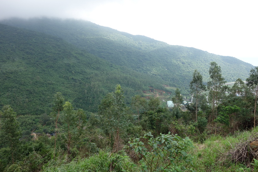 Utsikten längs vägen upp till Son Tra Mountain (Monkey Mountain), Da Nang.