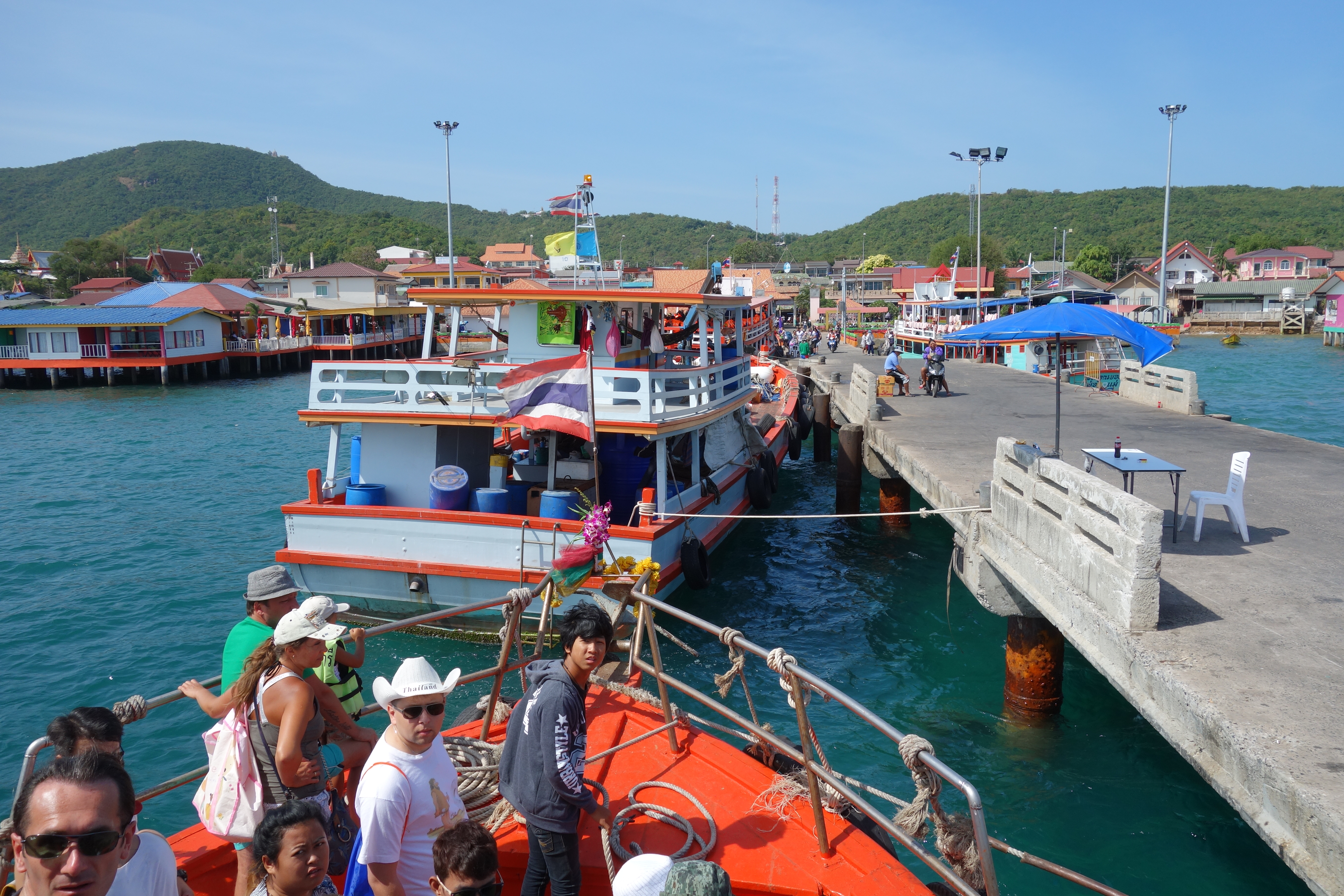 Na Baan pier, Koh Larn.