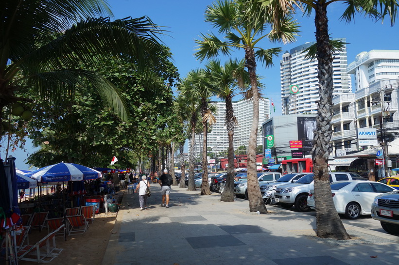 Promenaden längs Jomtien Beach, Pattaya.