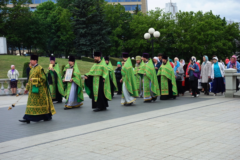 Procession vid Holy Spirit Cathedral, Minsk.