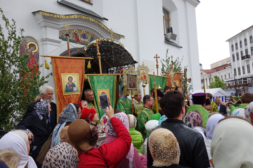 Procession vid Holy Spirit Cathedral, Minsk.