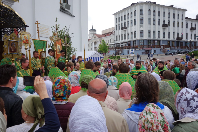 Procession vid Holy Spirit Cathedral, Minsk.