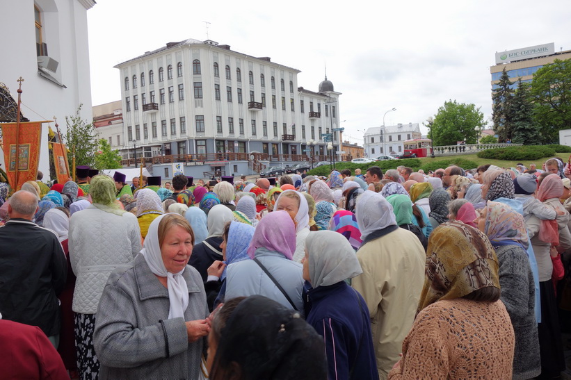 Procession vid Holy Spirit Cathedral, Minsk.