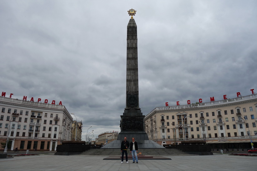Pähr och Stefan på Victory Square, Minsk.